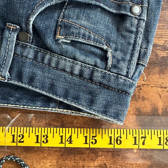 Maurices Capri Jeans Medium Blue Denim Low Rise Button Pockets Grunge Preppy Sz9 - Picture 3 of 11